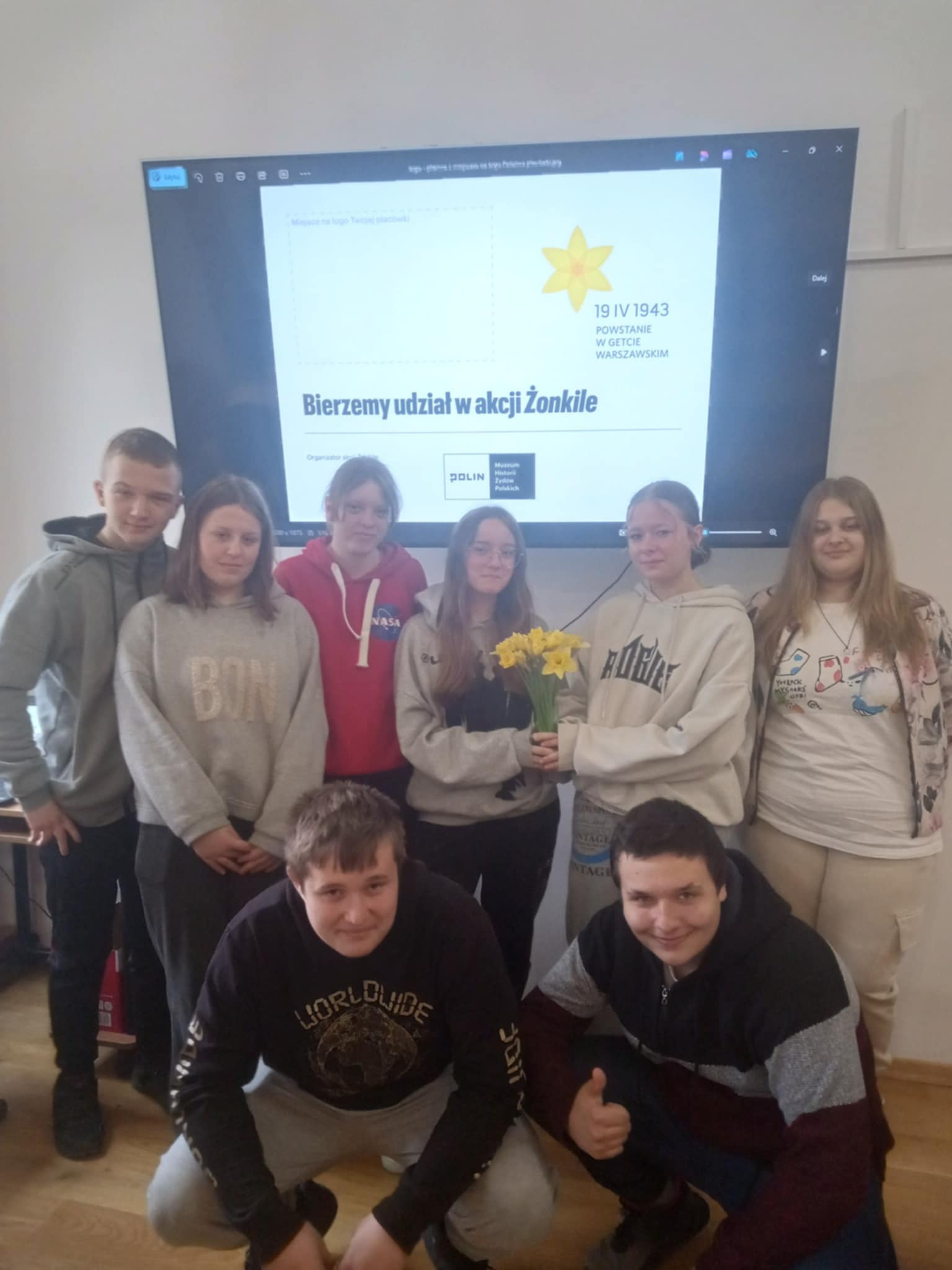 Udział w akcji społeczno – edukacyjnej Żonkile - zdjęcie