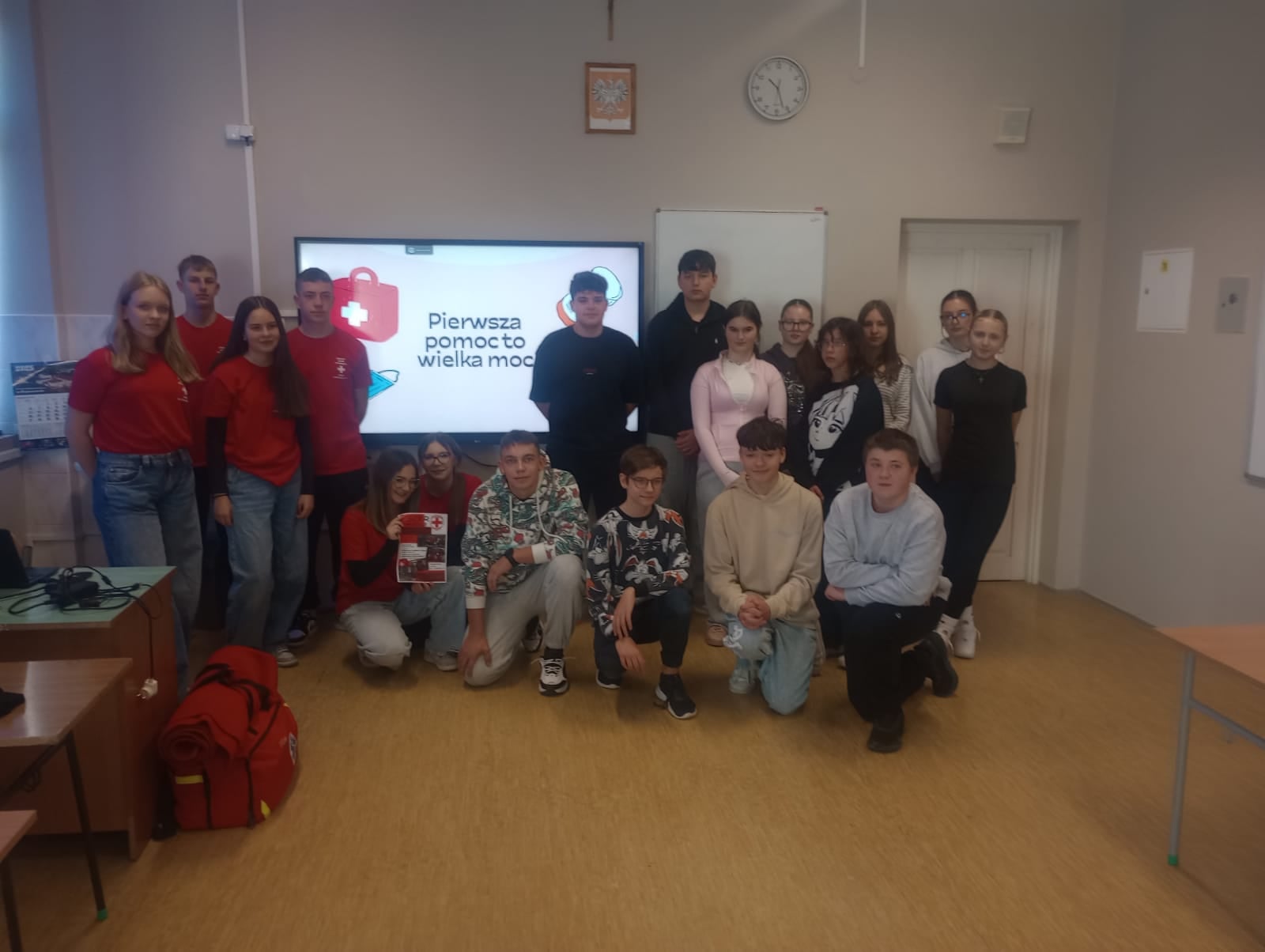Młodzież z ZSCKR w Nowosielcach uczy pierwszej pomocy - kolejna odsłona obywatelskiej inicjatywy