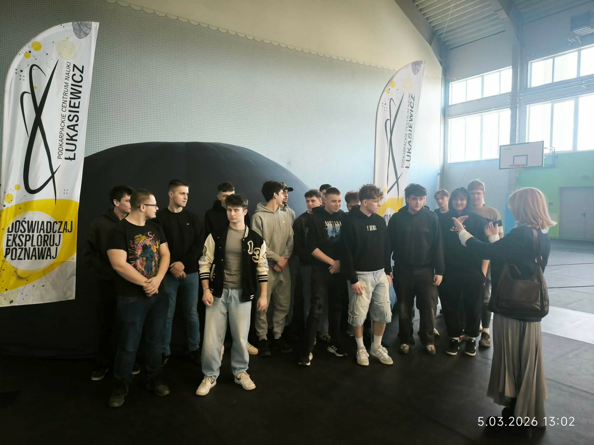 Wizyta Mobilnego Planetarium Podkarpackiego Centrum Nauki "Łukasiewicz" - zdjęcie