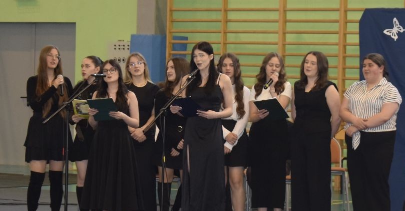 " Czas rozwinąć skrzydła" - pożegnanie absolwentów