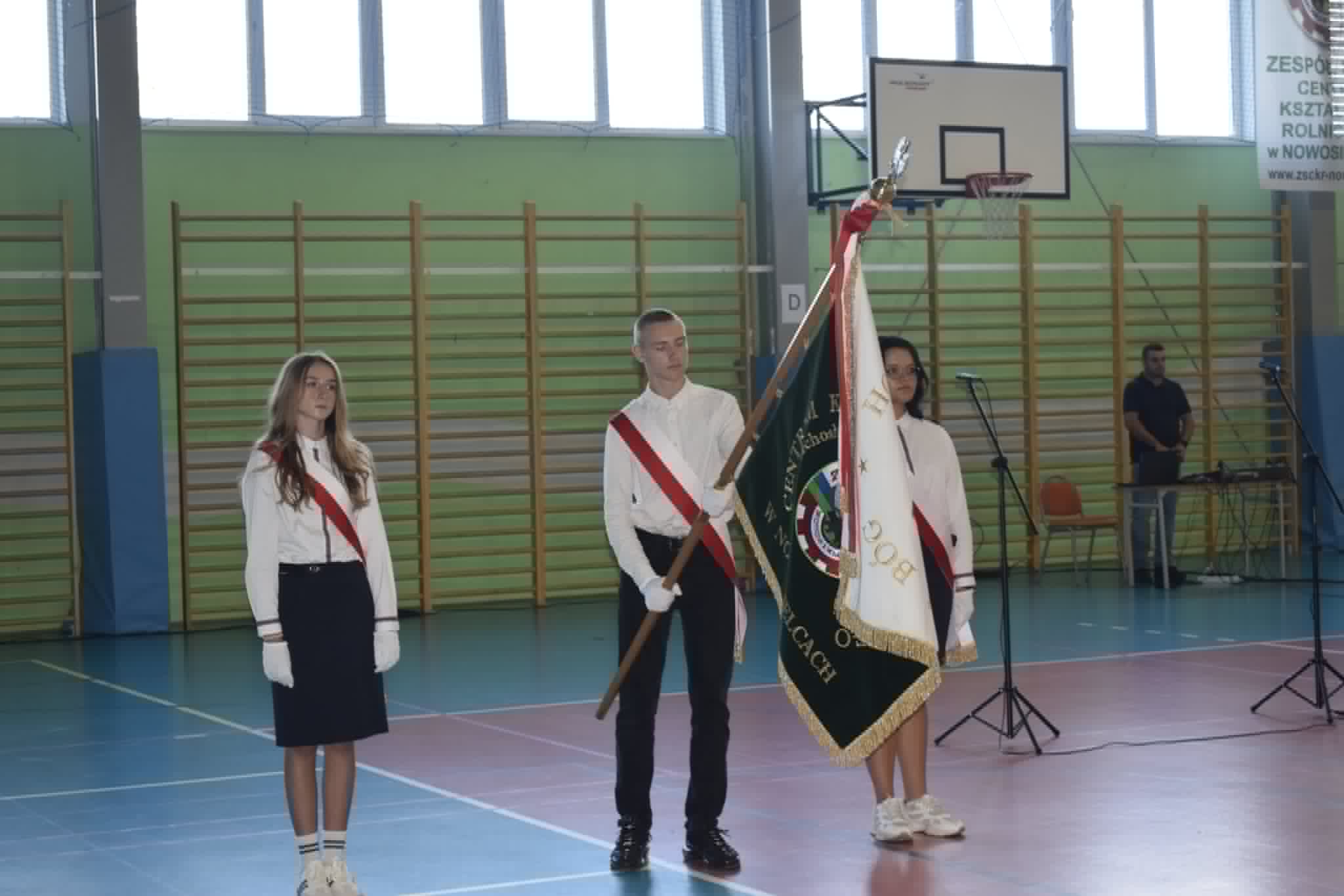 Uroczyste rozpoczęcie roku szkolnego w Zespole Szkół w Nowosielcach